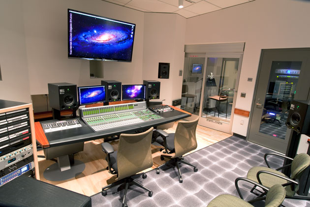 7 Gadgets To Look Over While Hiring A Studio