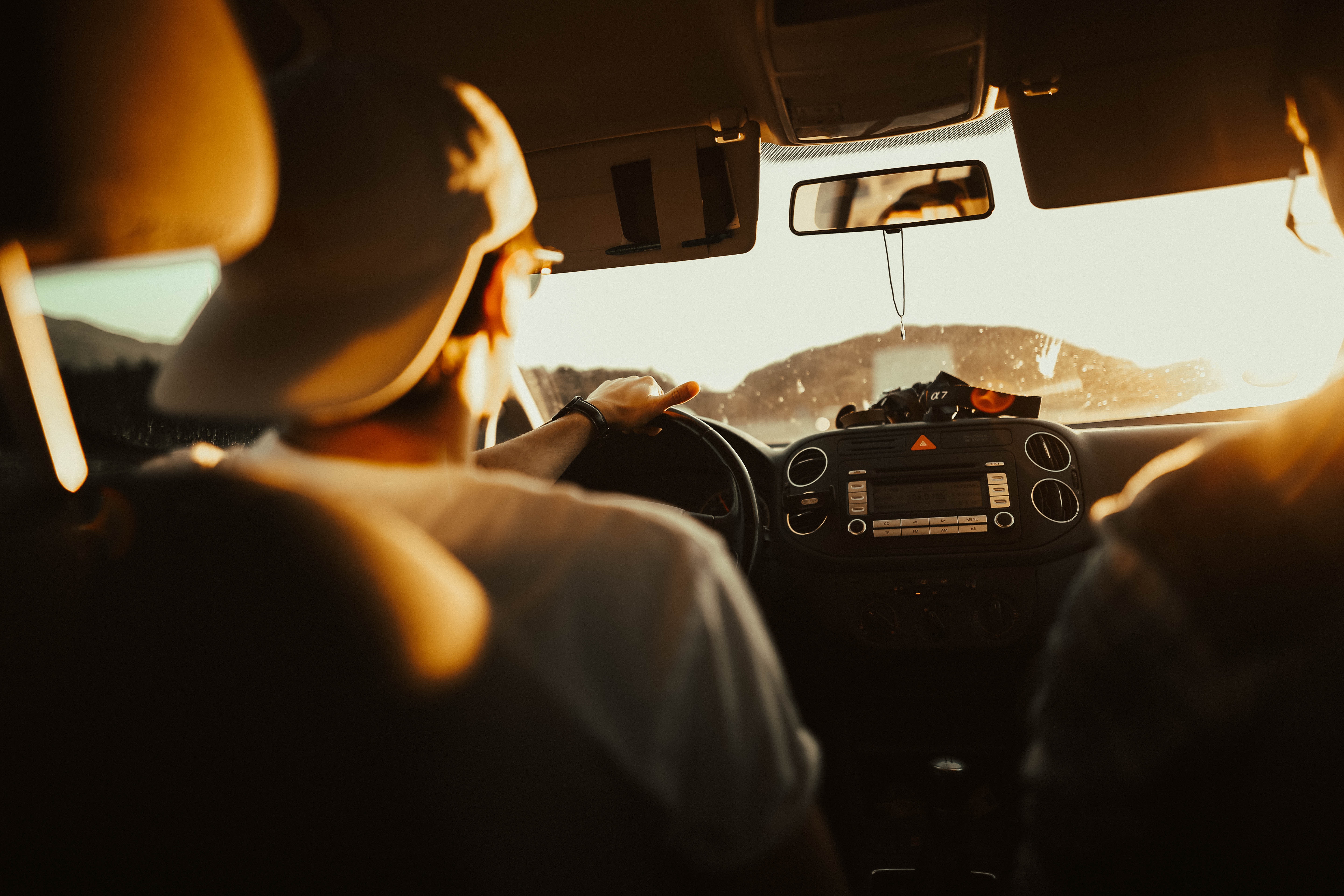 Pros And Cons Of Hiring Car Rental Services